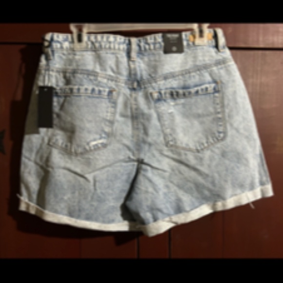 Blank NYC The Perry Mom Shorts Cuffed Hem in Party Everyday Size 29 - NWT - Picture 9 of 16